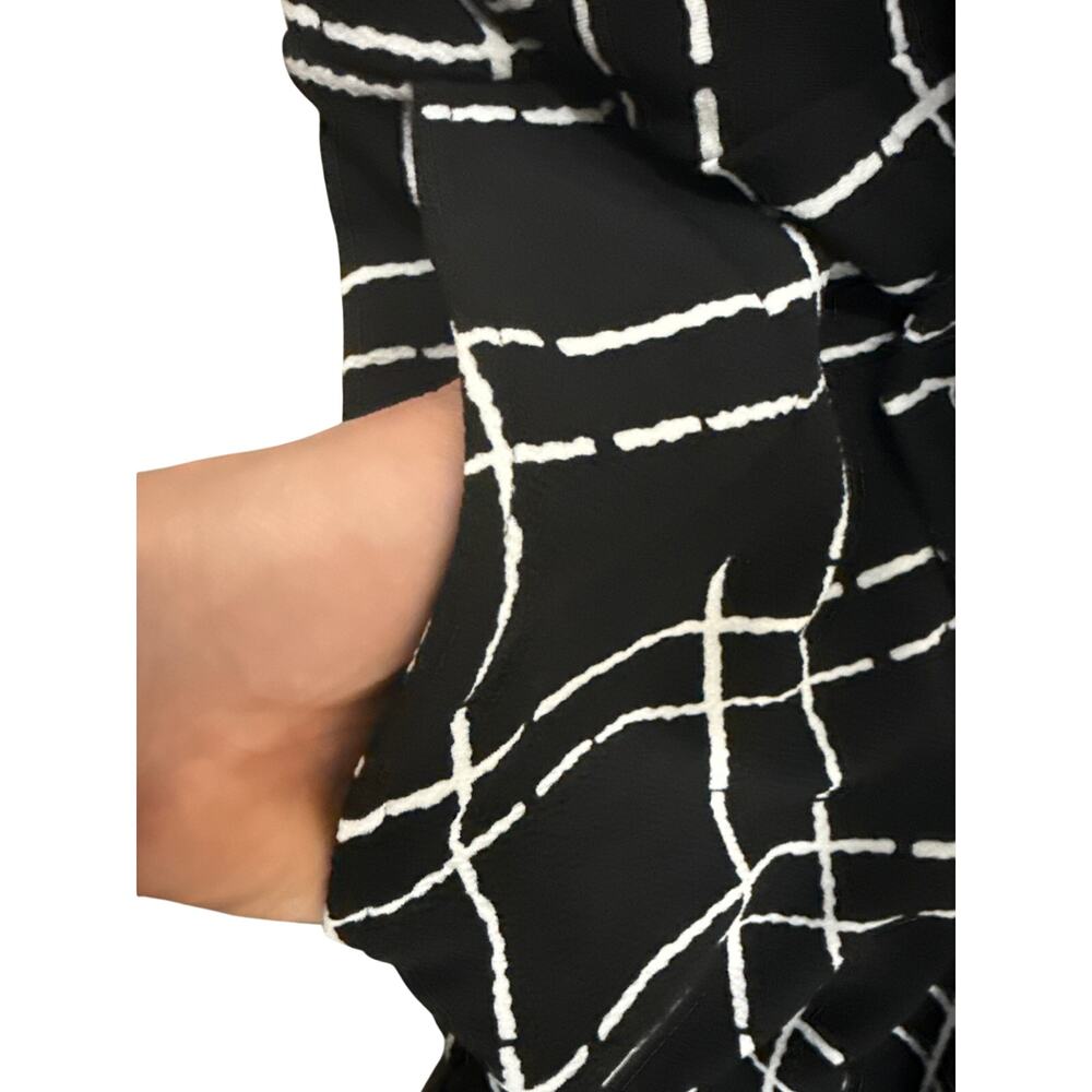Cupshe jumper, tie straps, pockets, zipper back, women’s XS, black plaid pattern - Picture 2 of 5